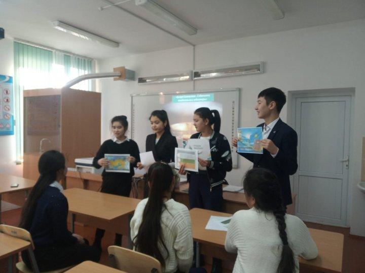 "Қазиргі  Қазақстан. Елбасы  Көшбасшылығының  сабақтары " атты  жалпы 9-11 сынып аралығында ашық сағаттар өтті.