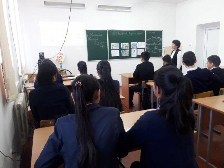 "Қазиргі  Қазақстан. Елбасы  Көшбасшылығының  сабақтары " атты  жалпы 9-11 сынып аралығында ашық сағаттар өтті.