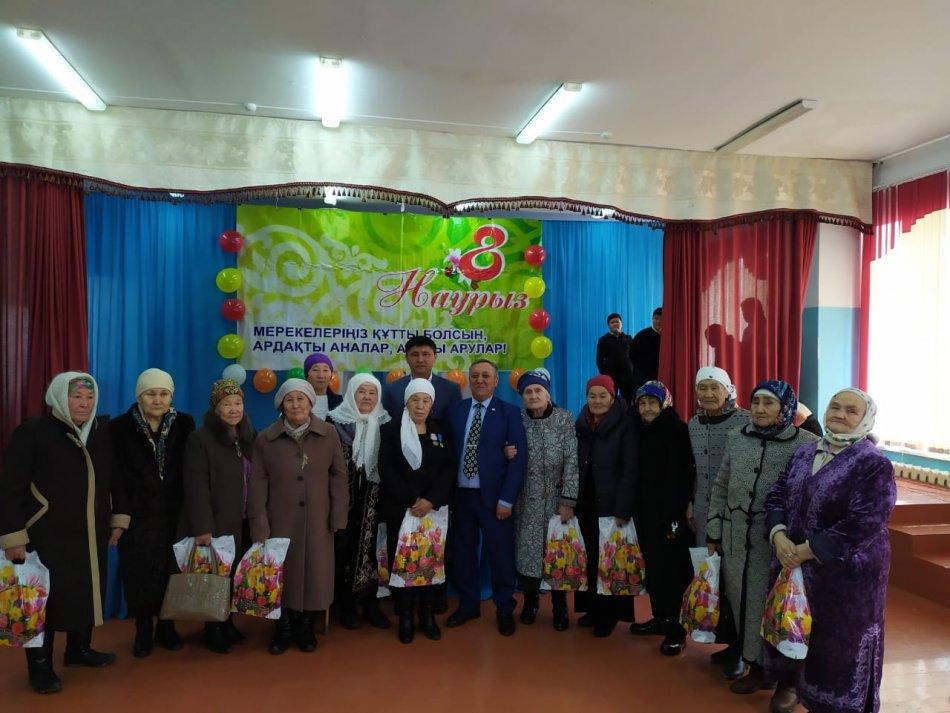 №34 М. Смағұлов атындағы  орта мектебінде  8 - наурыз халықаралық  әйелдер күніне орай мерекелік  іс - шара өтті.