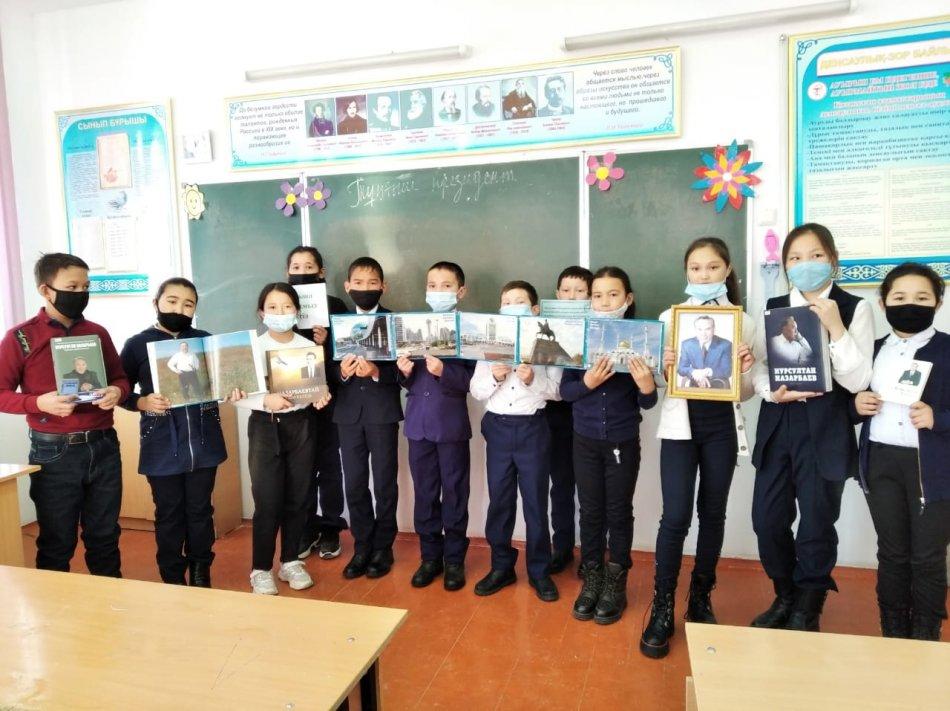 №34 М. Смағұлов атындағы  орта мектепте   1- желтоқсан тұңғыш президент  күніне орай тәрбие сағаты өтті.