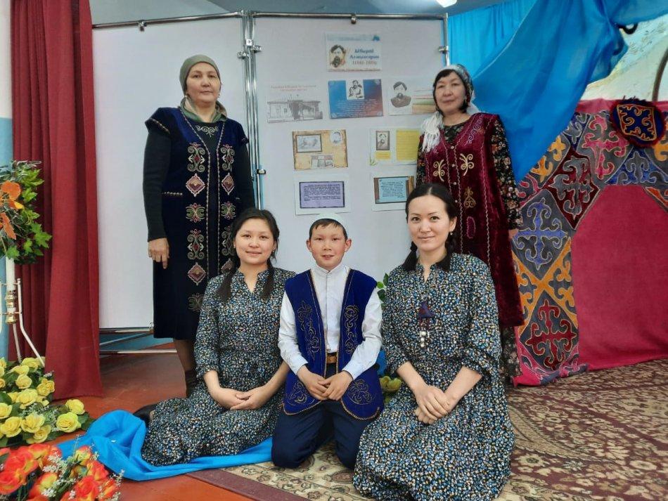 Ы. Алтынсариннің 180 жылдығына орай " Асыл шөп" театрлық  қойылым өтті.