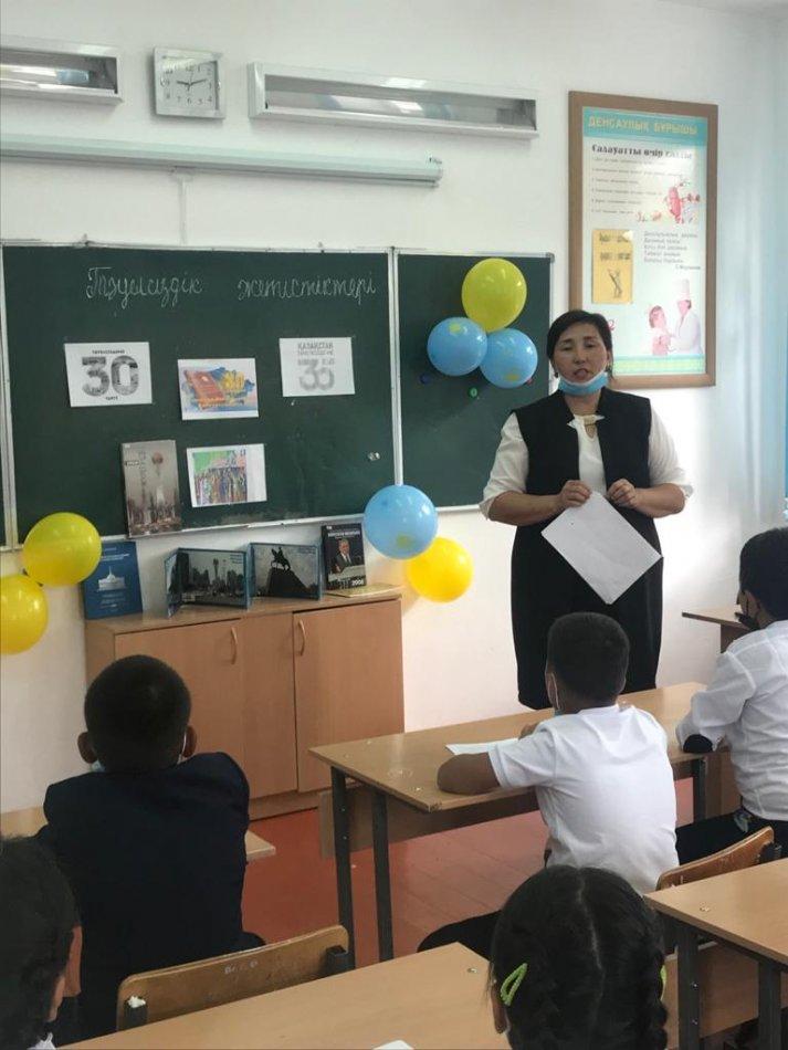 №34 ОМ 1- сыныпта " Кел, балалар оқылық" атты мерекелік бағдарлама, 2-11 сынып аралығында Тәуелсіздіктің 30 жылдығы атты тәрбие сағаттары өтті.