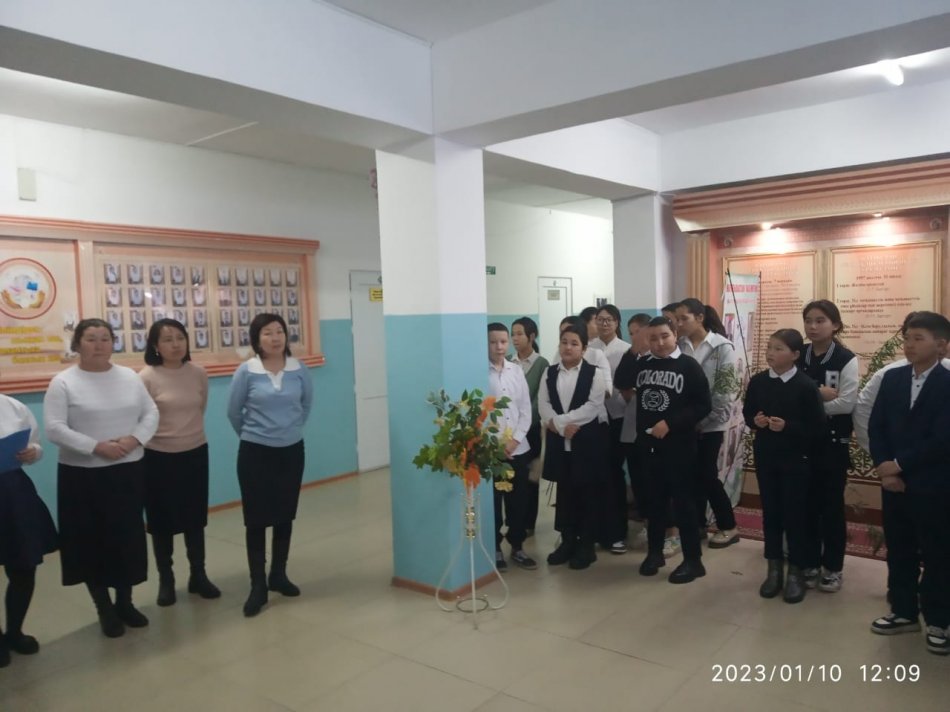 10 қаңтар күні " Тіл мен тарих ғасырлар куәсі " тақырыбында  қазақ тілі, орыс тілі, ағылшын тілі, тарих, құқық пәндері айлығының ашылу салтанаты өтті.