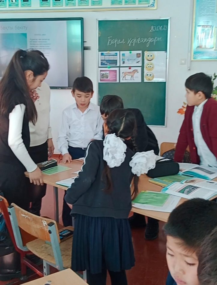 20 қаңтар күні 5-cынып оқушыларымен Қазақстан тарихы пәнінен " Берел қорғандары" тақырыбында ашық сабақ өткізілді. Пән мұғалімі Минискулова Салтанат.
