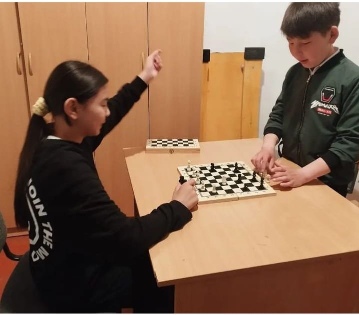 12сәуір күні " Шахмат ойнау" челленжі ұйыдастырылды.