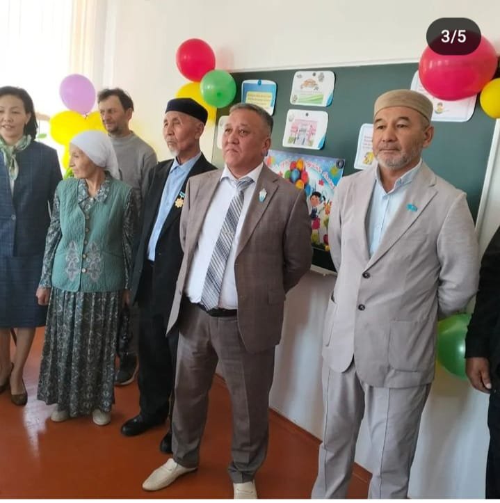 1- қыркүйек білім күніне орай " Мектебім-мейрім мекені" тақырыбында бірыңғай сынып сағаттары өткізілді.