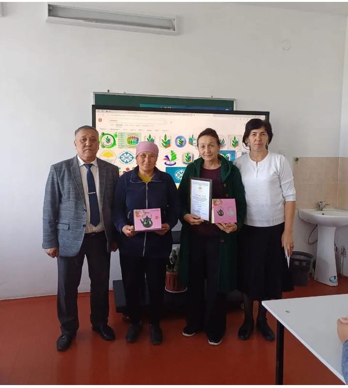 " Еңбек  күніне" орай  кәсіподақтын жиналысы өтті, арнайы сыйлықтар табыстады.